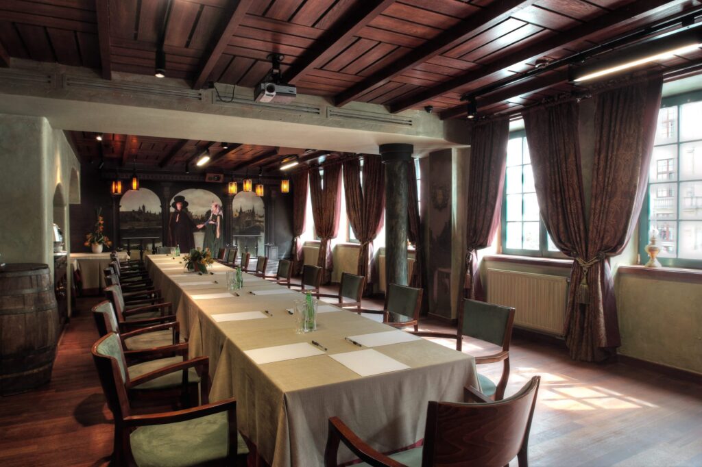 Sala <span style="color: var(--gold);">Holenderska</span> 3